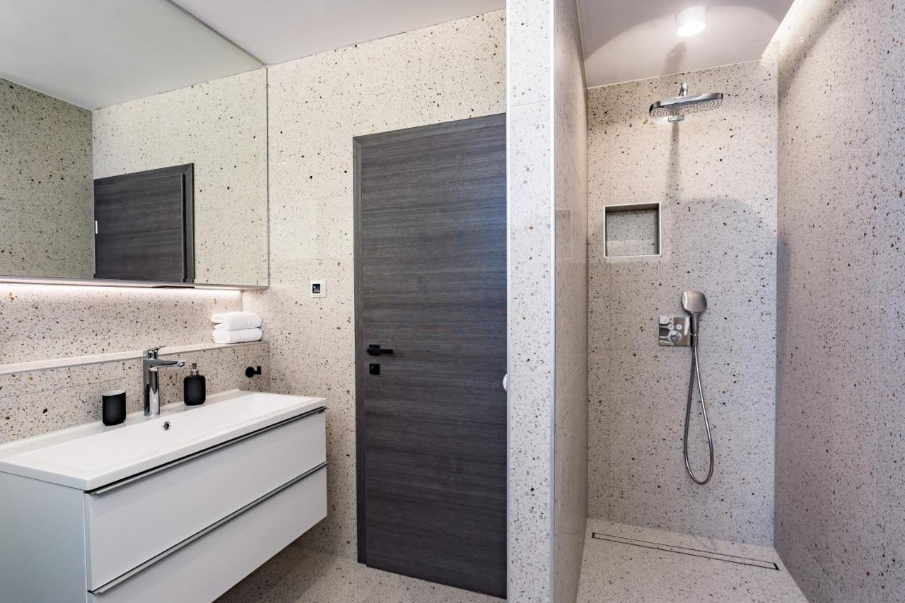צלינה Villa Dispet With Heated Pool, Jacuzzi, Sauna And Cinema מראה חיצוני תמונה