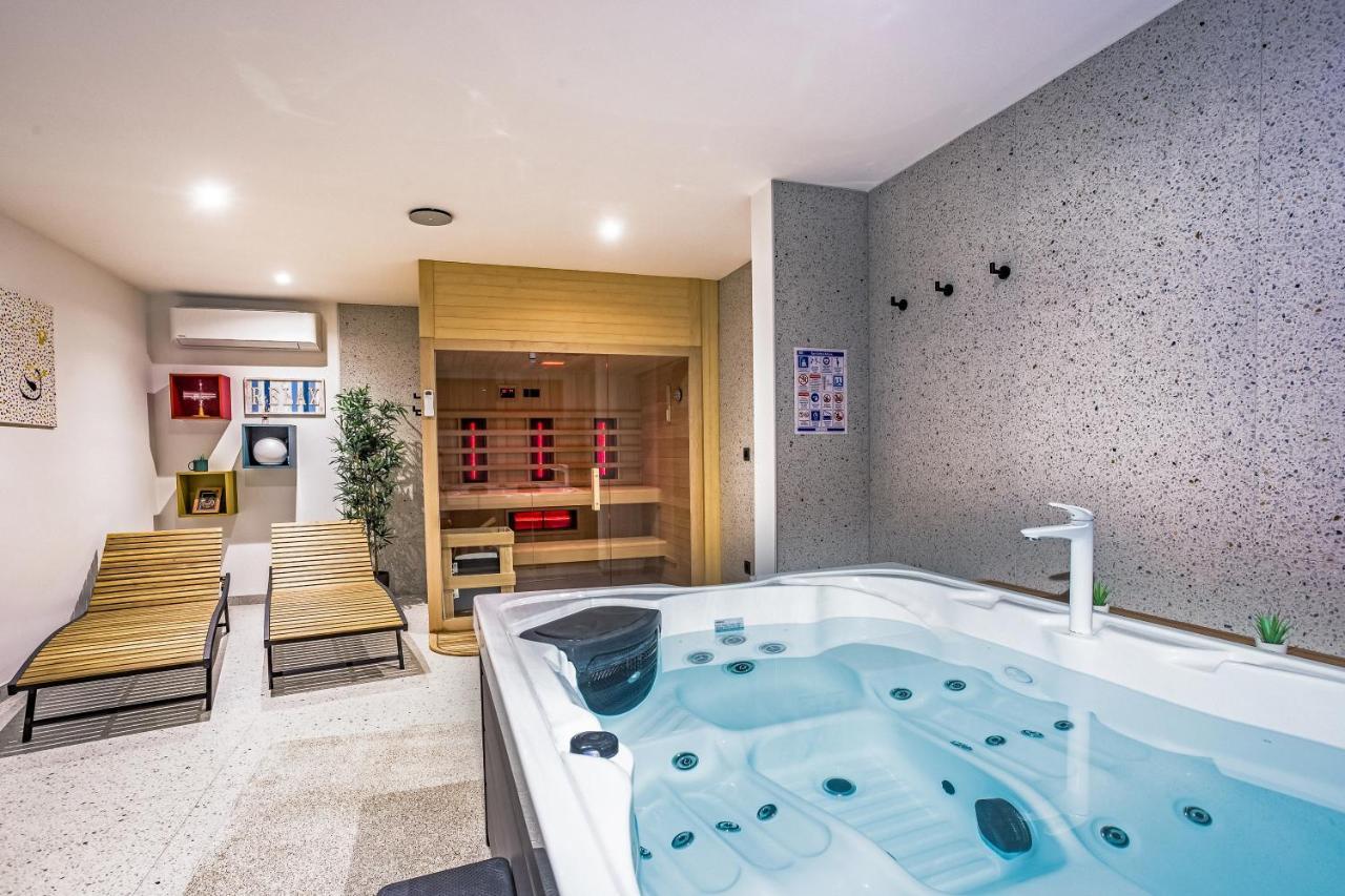 צלינה Villa Dispet With Heated Pool, Jacuzzi, Sauna And Cinema מראה חיצוני תמונה